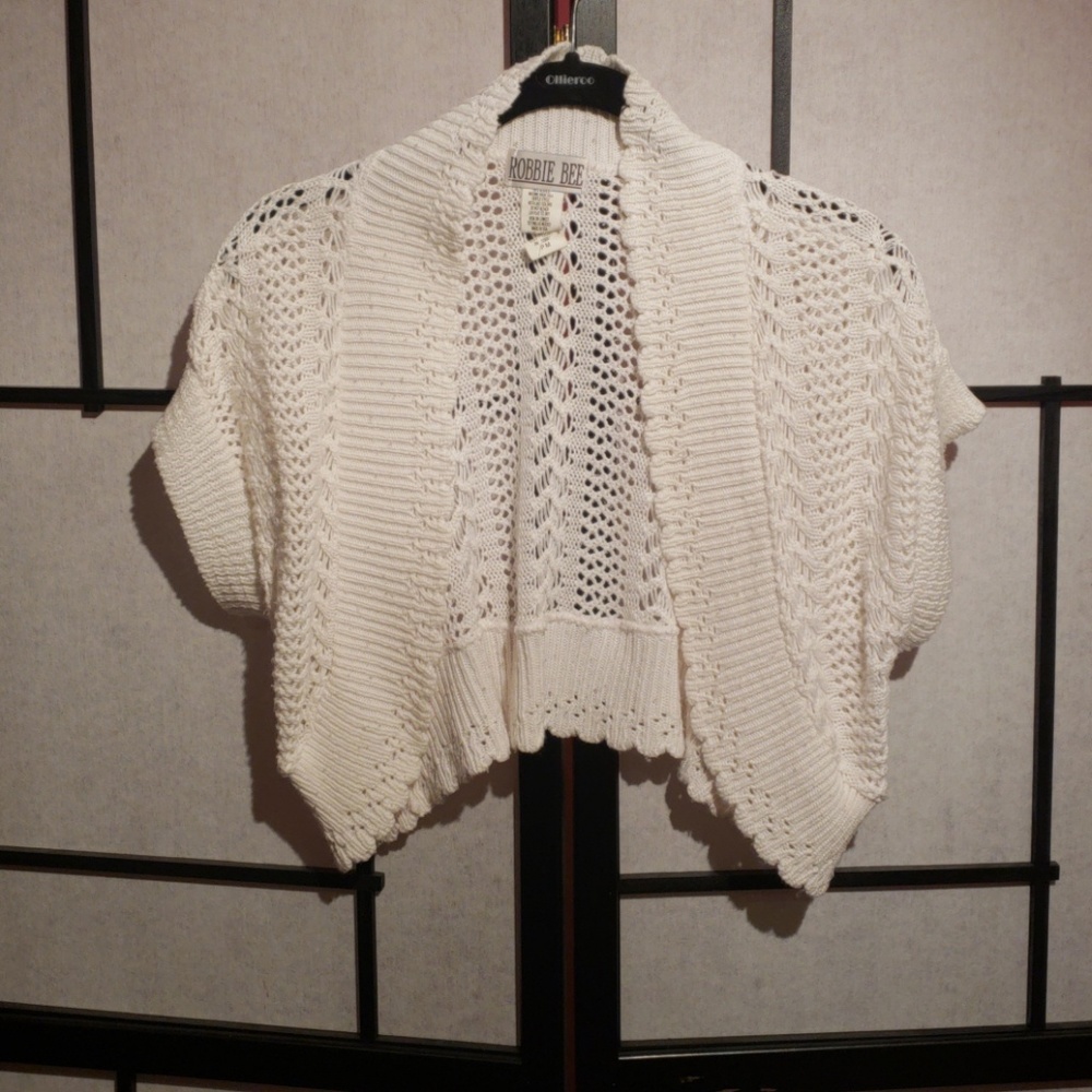 White crochet crop short sleeve cardigan mediu.